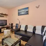 House Niksi Nyaraló *