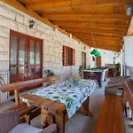 House Niksi * Škrip