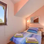 House Niksi Nyaraló