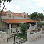 House Niksi Nyaraló